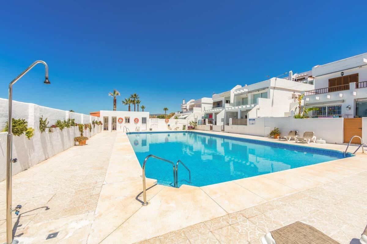 Tarifa Beach Apartment With Ocean Views And Pool Exterior photo