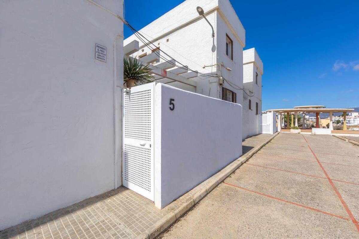 Tarifa Beach Apartment With Ocean Views And Pool Exterior photo